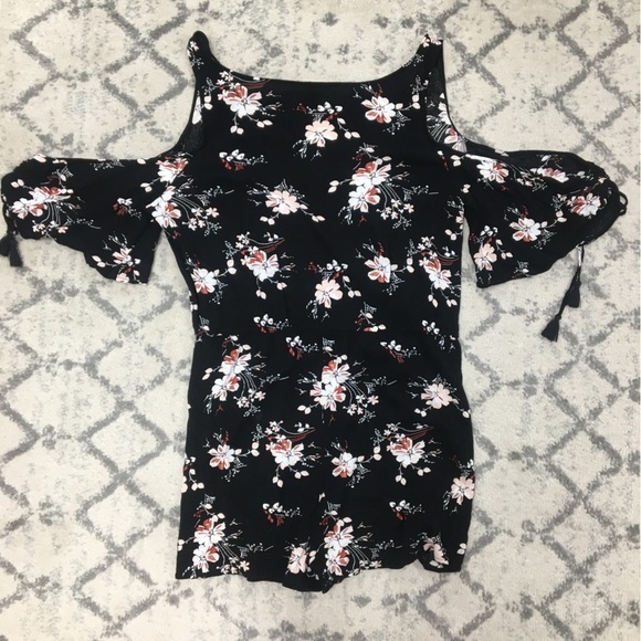 Aeropostal black floral romper XL - Picture 4 of 5